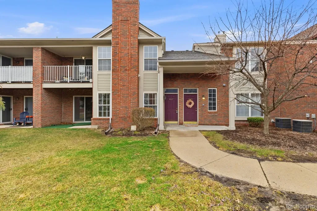 43427 Claremont Drive E Clinton Charter Township MI 48038