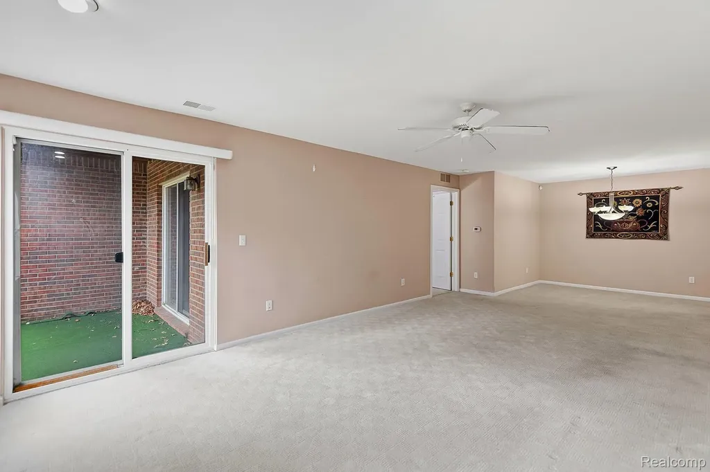 43427 Claremont Drive E Clinton Charter Township MI 48038