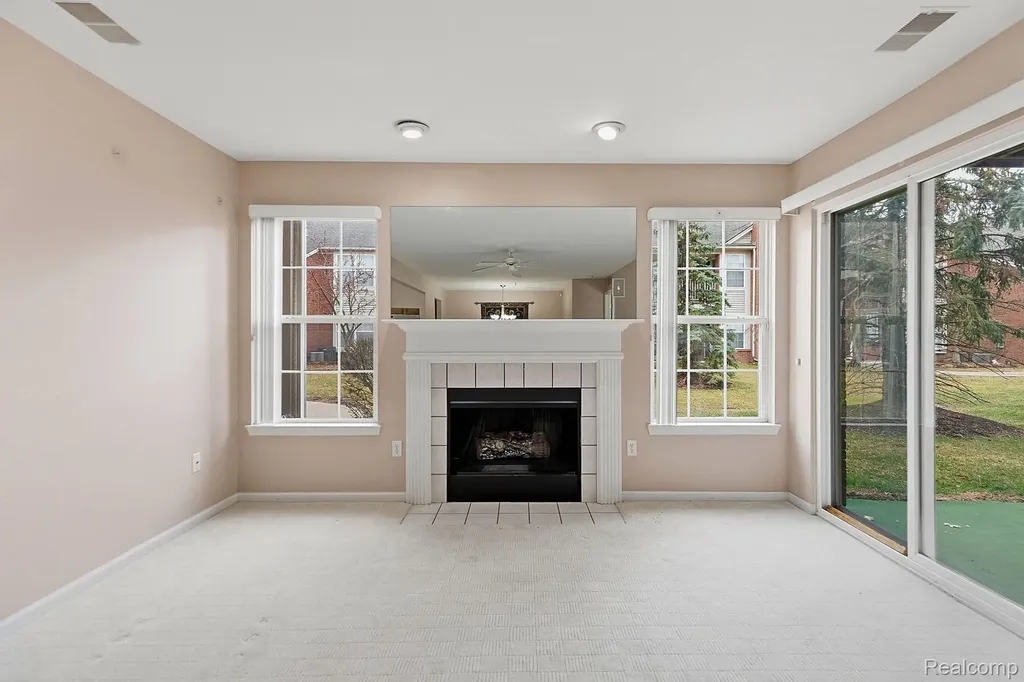 43427 Claremont Drive E Clinton Charter Township MI 48038
