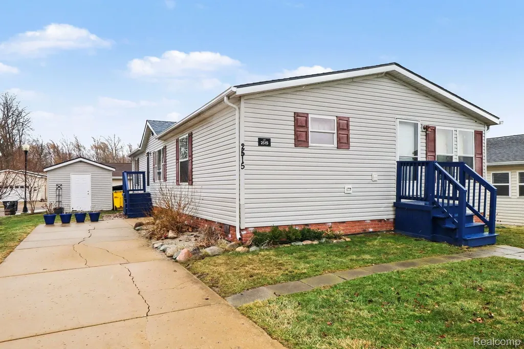 2515 Shakespeare Lane Salem Township MI 48167