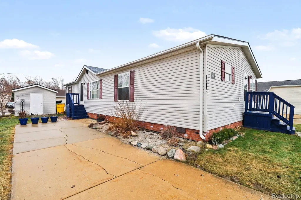 2515 Shakespeare Lane Salem Township MI 48167