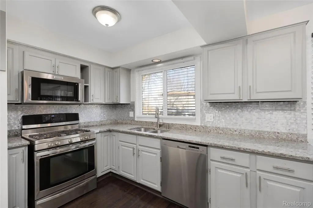 25538 Parsons Drive Southfield City MI 48075