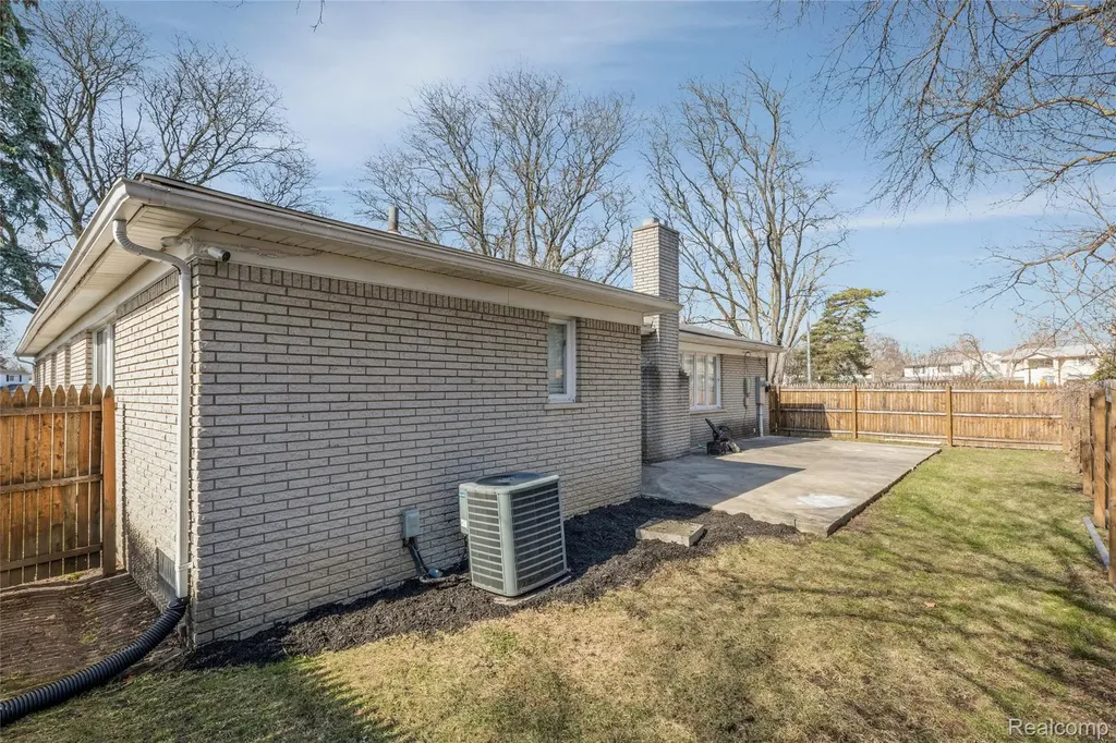 25538 Parsons Drive Southfield City MI 48075