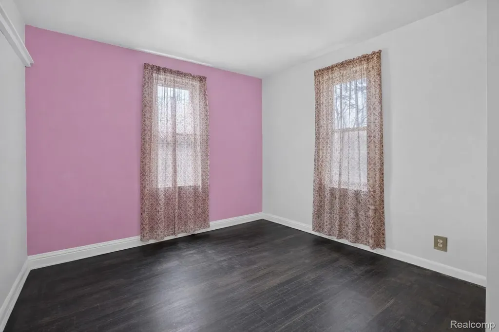13343 N Fenton Road Fenton Charter Township MI 48430