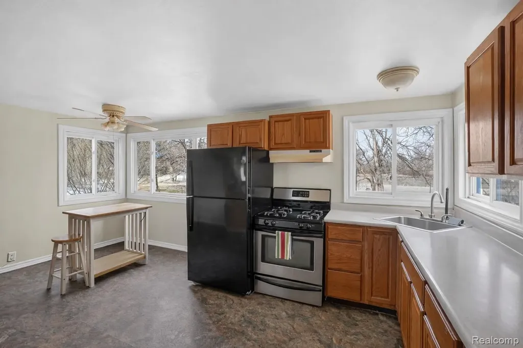 13343 N Fenton Road Fenton Charter Township MI 48430