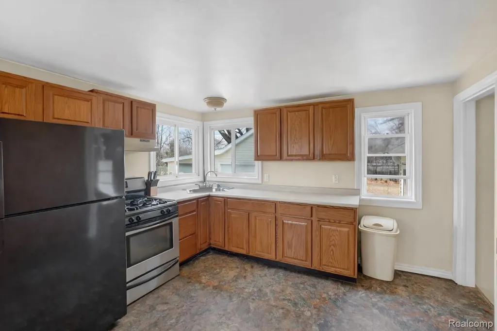 13343 N Fenton Road Fenton Charter Township MI 48430