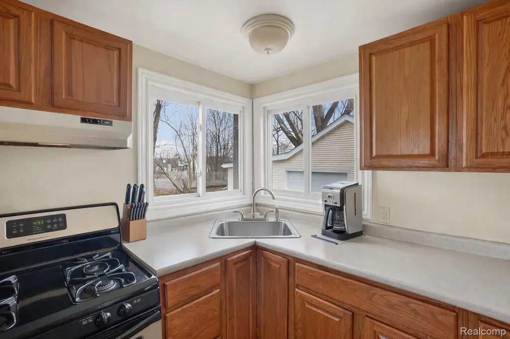 13343 N Fenton Road Fenton Charter Township MI 48430