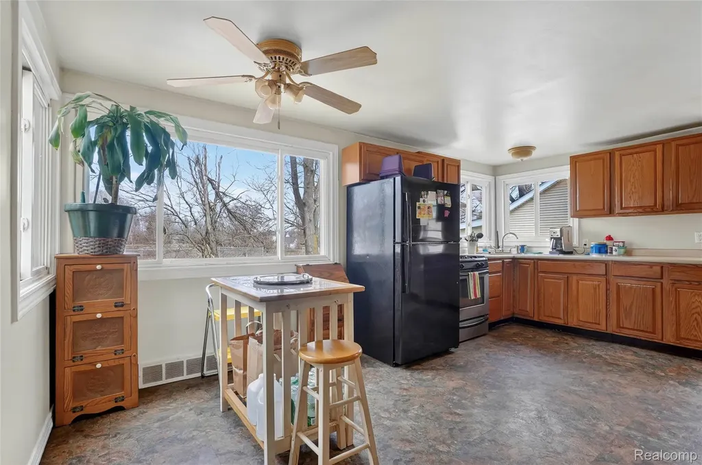 13343 N Fenton Road Fenton Charter Township MI 48430