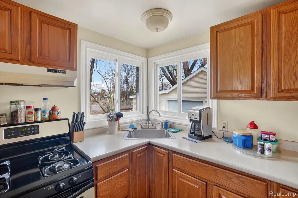 13343 N Fenton Road Fenton Charter Township MI 48430