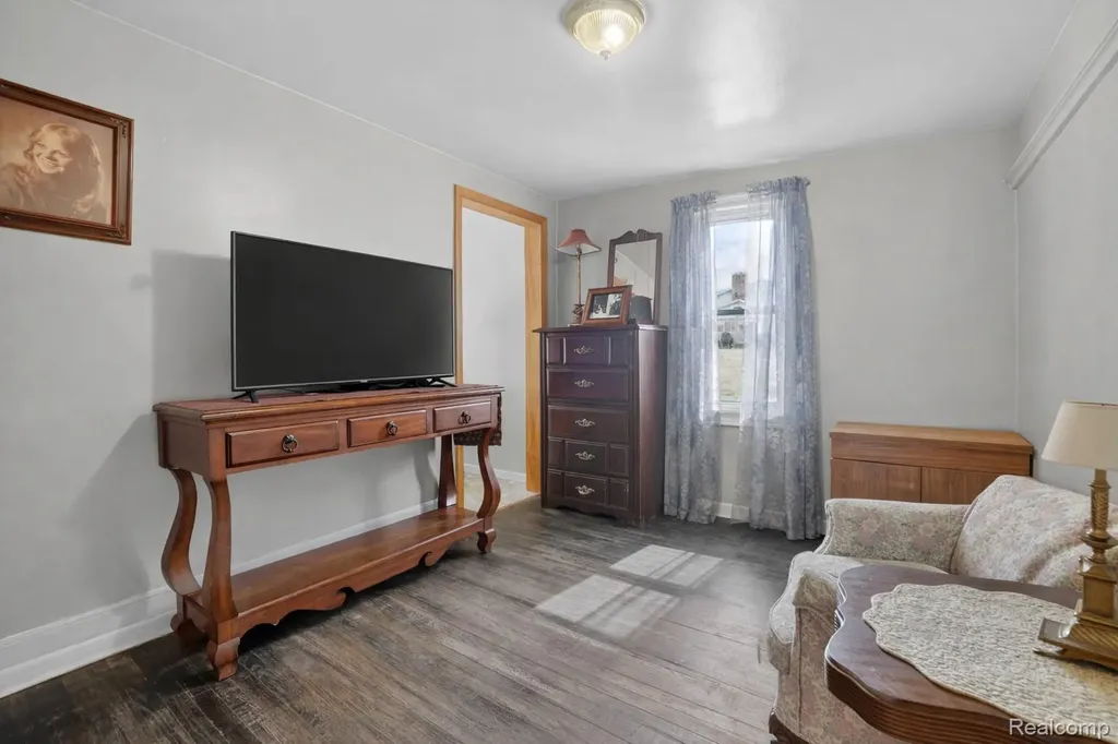 13343 N Fenton Road Fenton Charter Township MI 48430