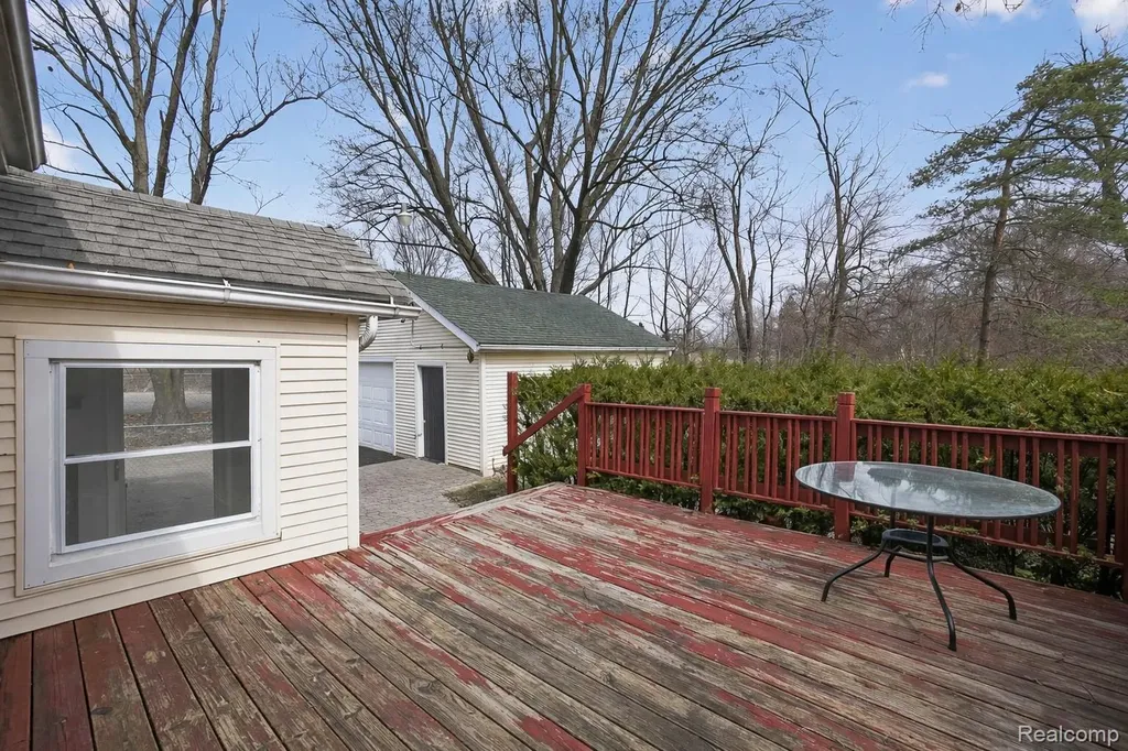 13343 N Fenton Road Fenton Charter Township MI 48430