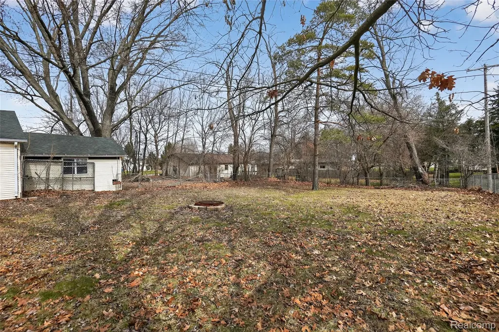 13343 N Fenton Road Fenton Charter Township MI 48430