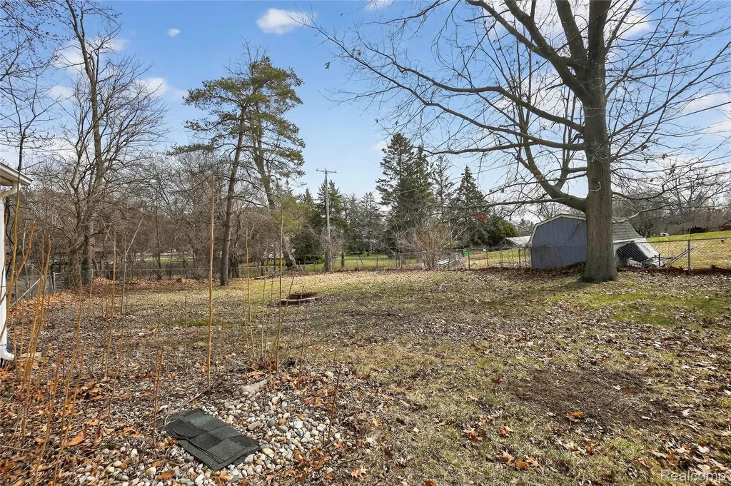 13343 N Fenton Road Fenton Charter Township MI 48430