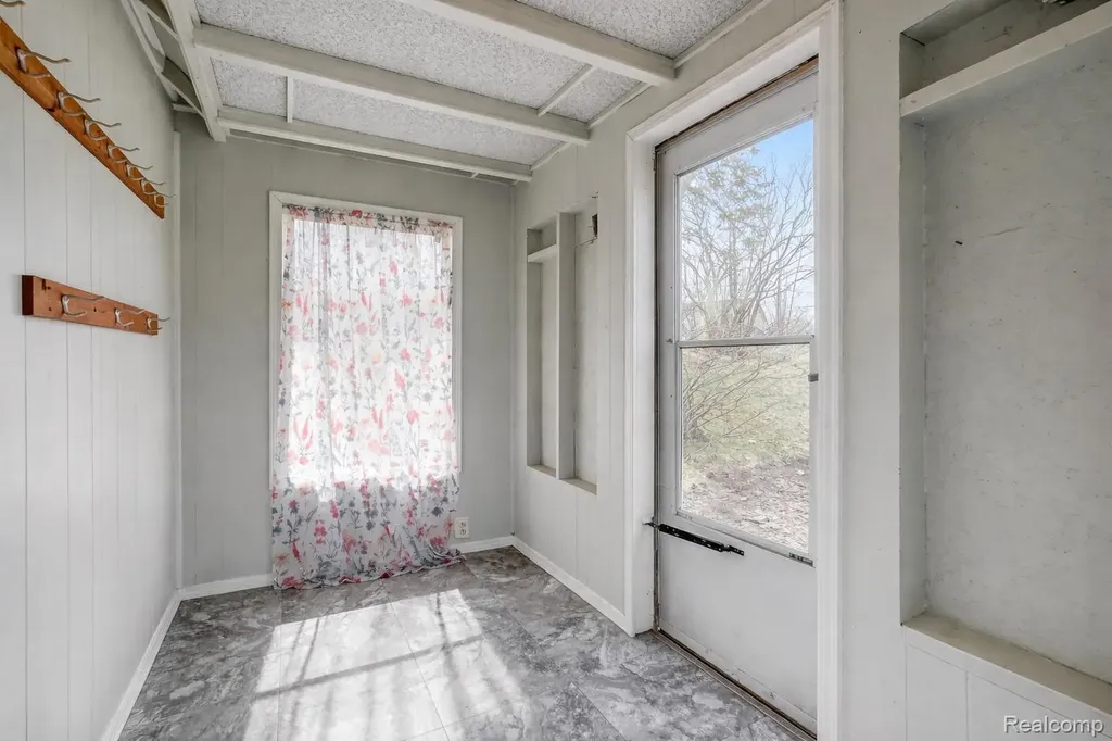 13343 N Fenton Road Fenton Charter Township MI 48430