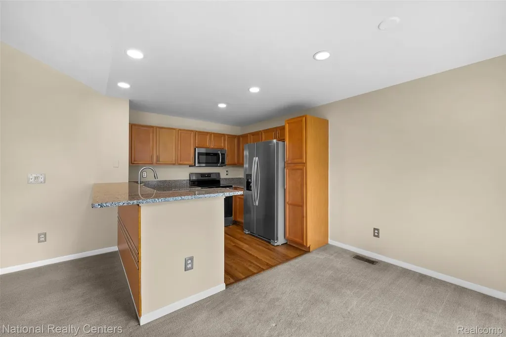 7201 Farmingdale Lane Commerce Charter Township MI 48390