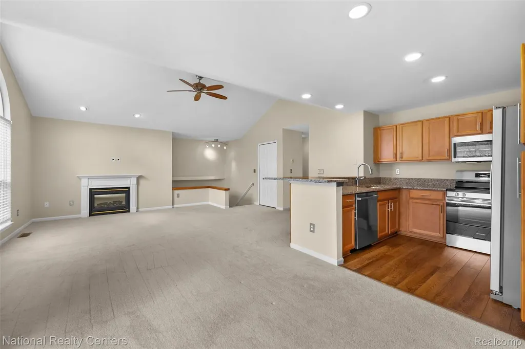 7201 Farmingdale Lane Commerce Charter Township MI 48390