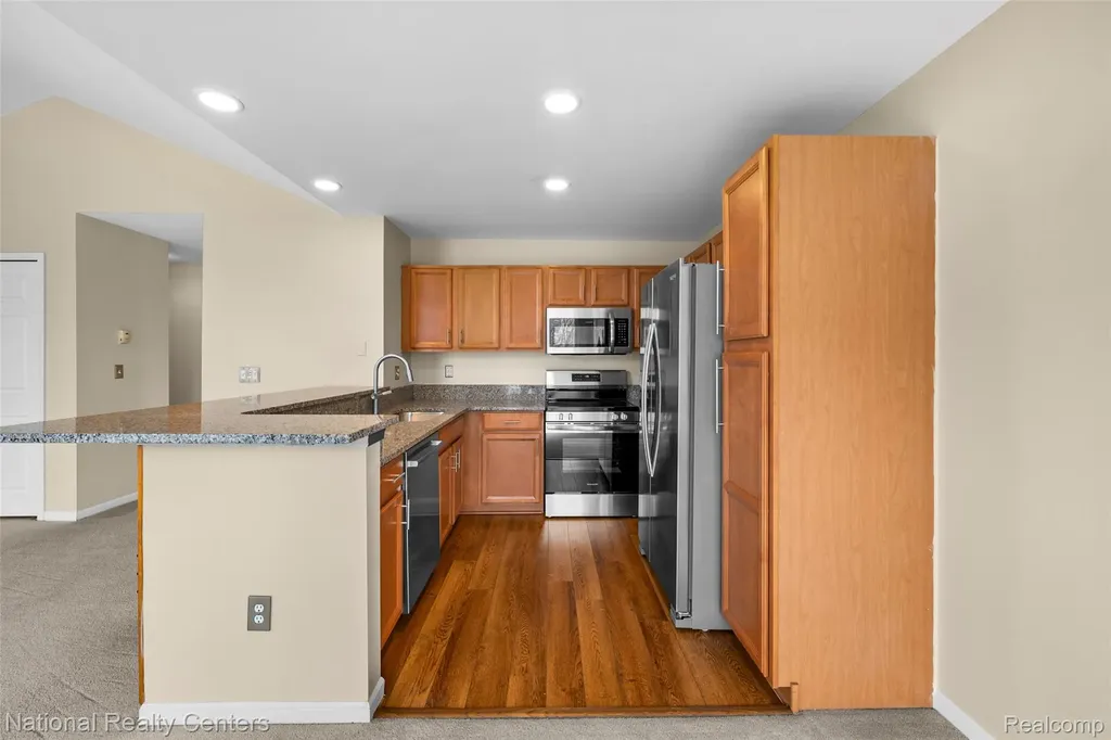 7201 Farmingdale Lane Commerce Charter Township MI 48390