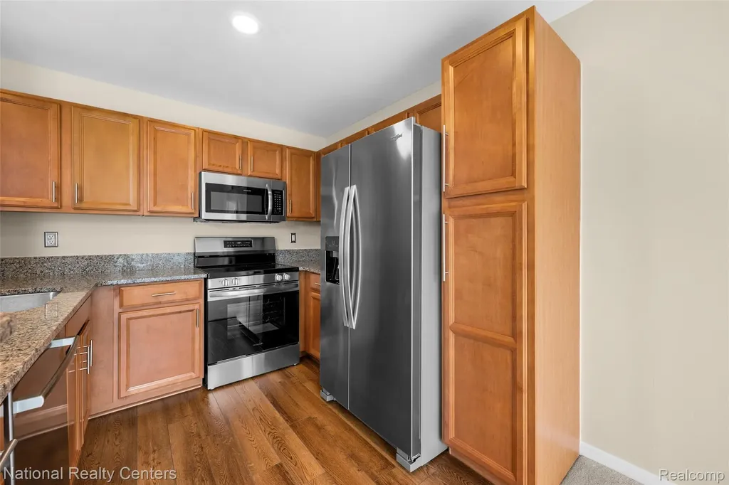 7201 Farmingdale Lane Commerce Charter Township MI 48390