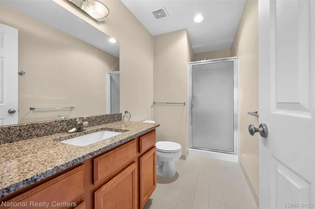 7201 Farmingdale Lane Commerce Charter Township MI 48390