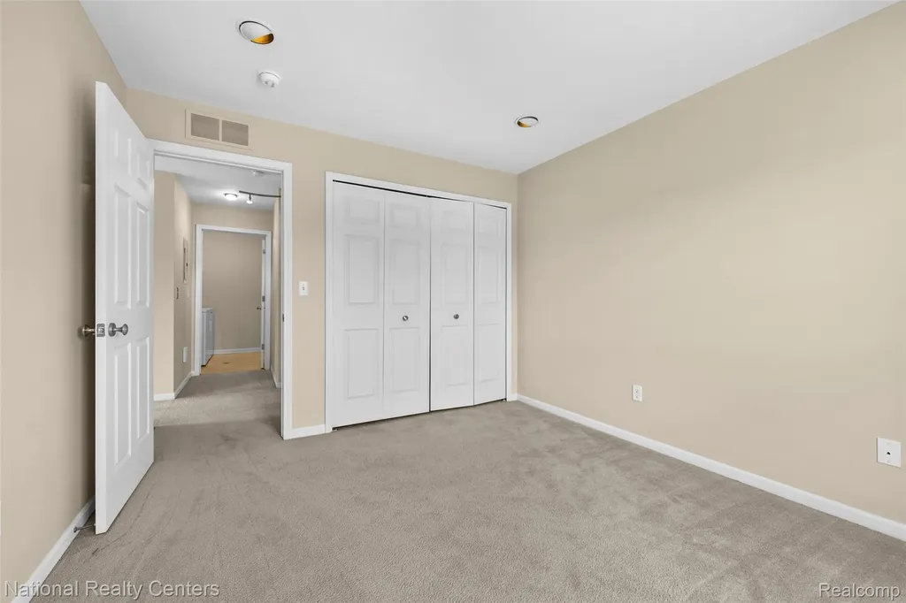 7201 Farmingdale Lane Commerce Charter Township MI 48390