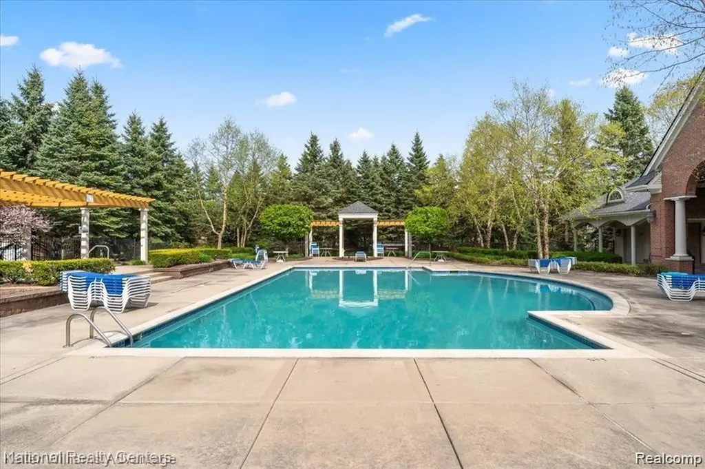 7201 Farmingdale Lane Commerce Charter Township MI 48390