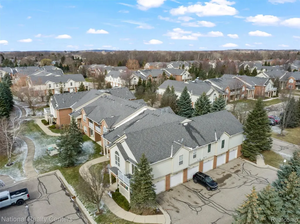 7201 Farmingdale Lane Commerce Charter Township MI 48390
