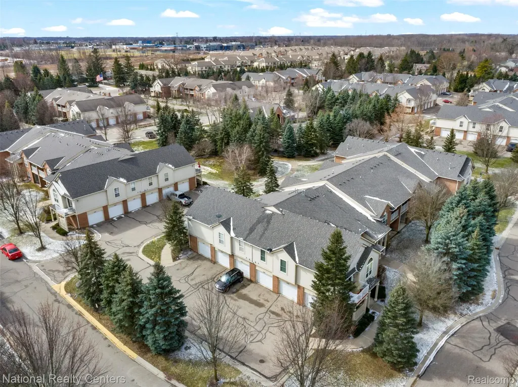 7201 Farmingdale Lane Commerce Charter Township MI 48390