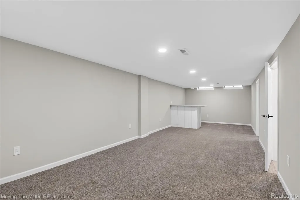38061 Walnut Street Romulus City MI 48174