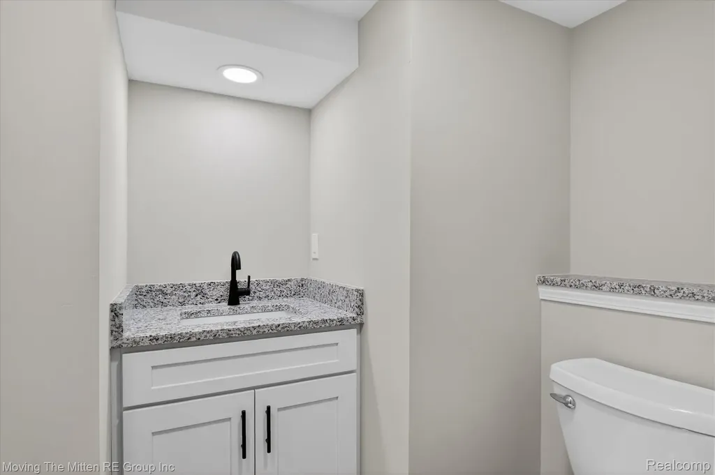 38061 Walnut Street Romulus City MI 48174