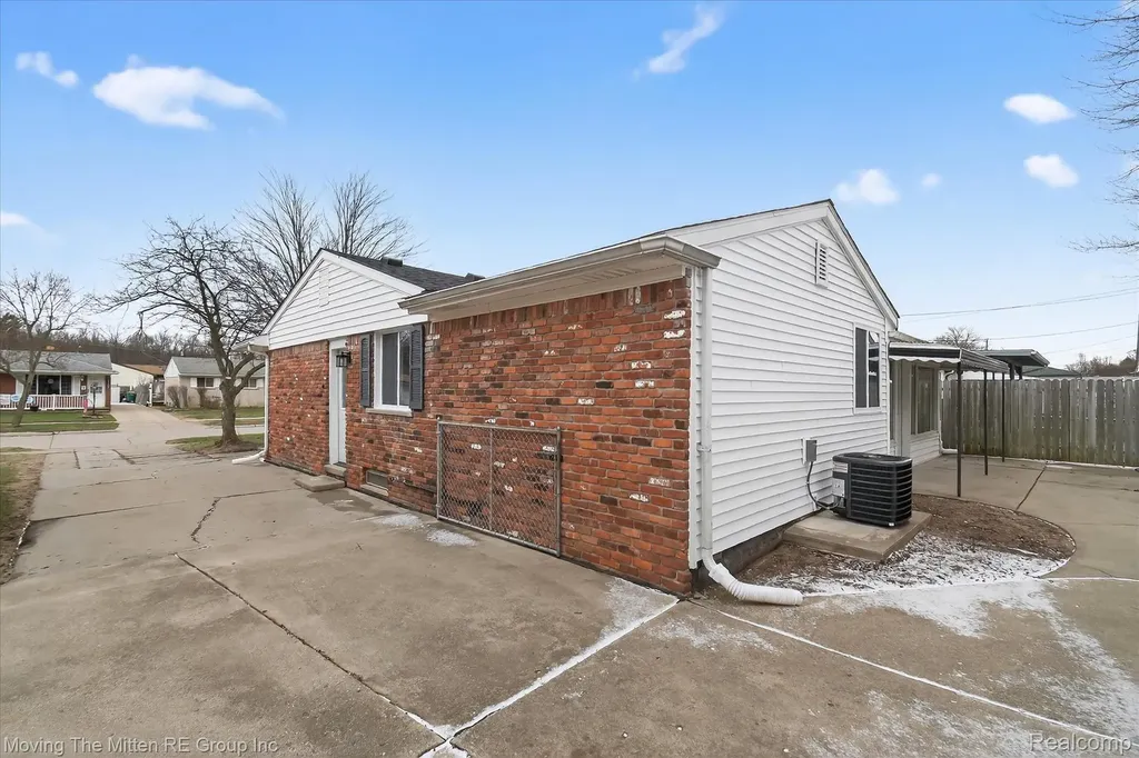 38061 Walnut Street Romulus City MI 48174