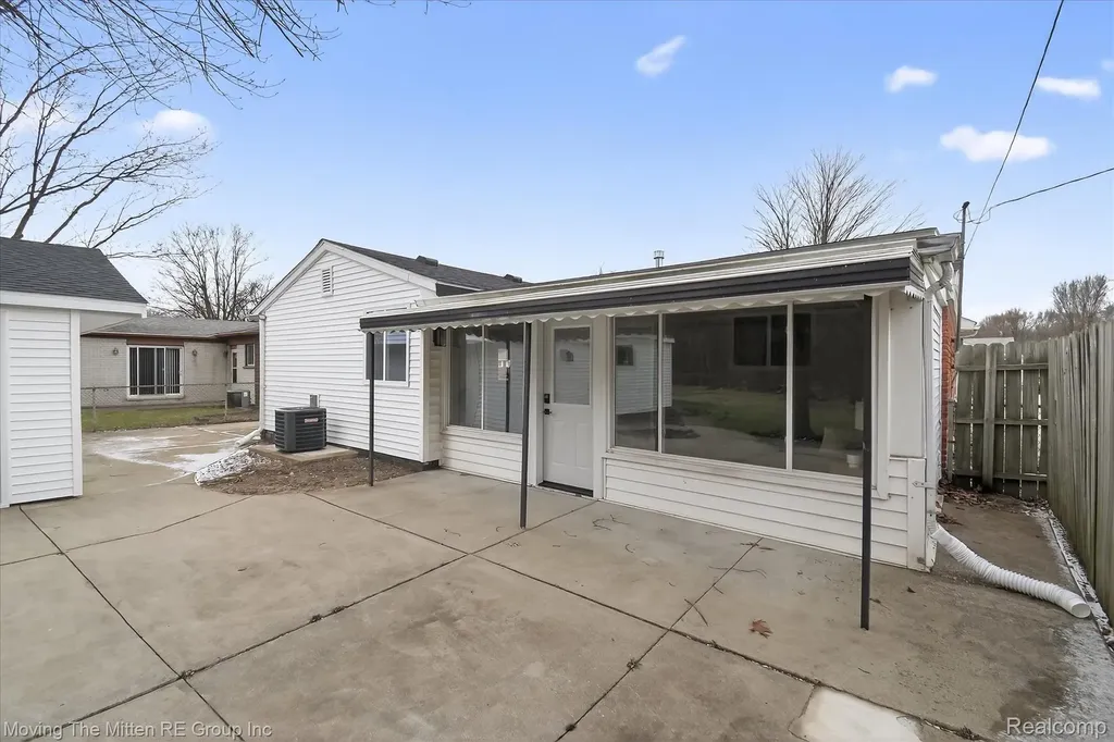 38061 Walnut Street Romulus City MI 48174