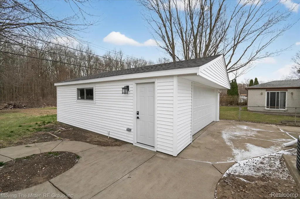 38061 Walnut Street Romulus City MI 48174