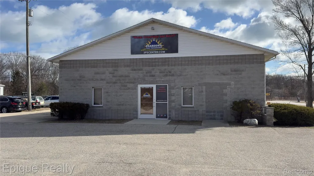 2970 Cherryhill Drive Fort Gratiot Charter Township MI 48059