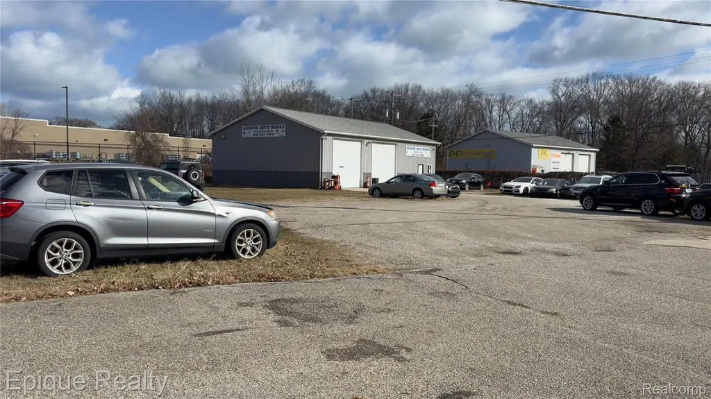 2970 Cherryhill Drive Fort Gratiot Charter Township MI 48059