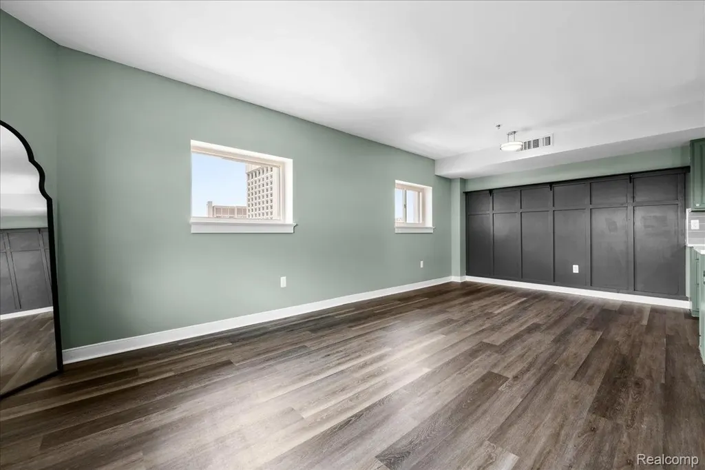 525 W Lafayette Boulevard Detroit City MI 48226
