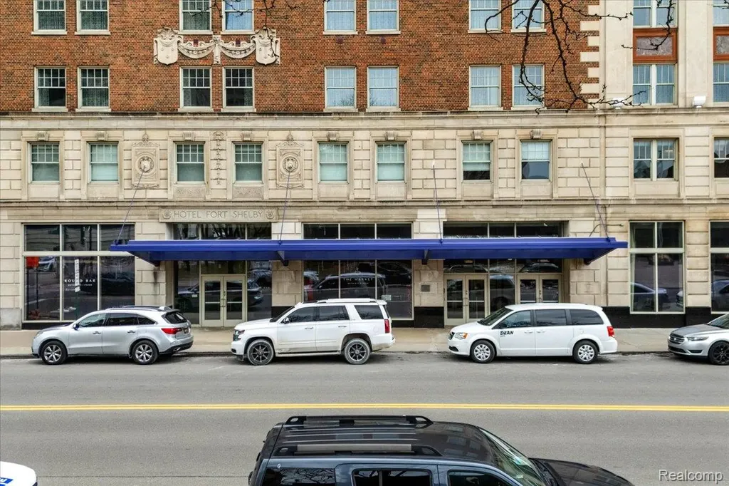 525 W Lafayette Boulevard Detroit City MI 48226