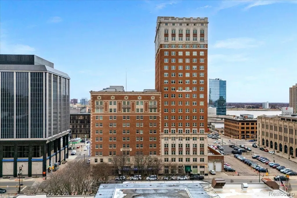 525 W Lafayette Boulevard Detroit City MI 48226