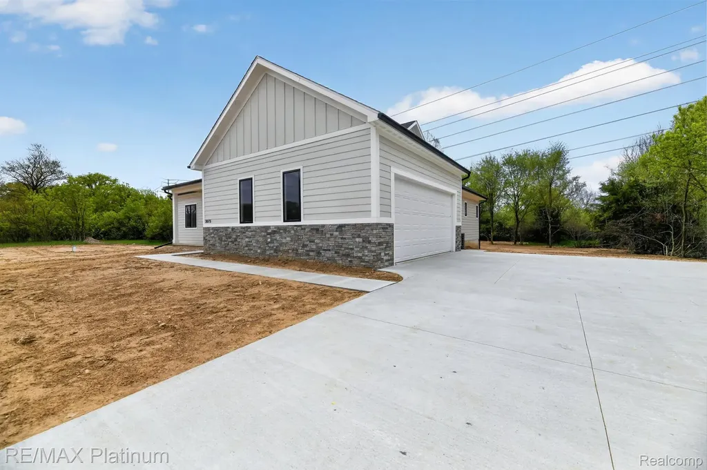 3073 Gecko Trail E Putnam Township MI 48169