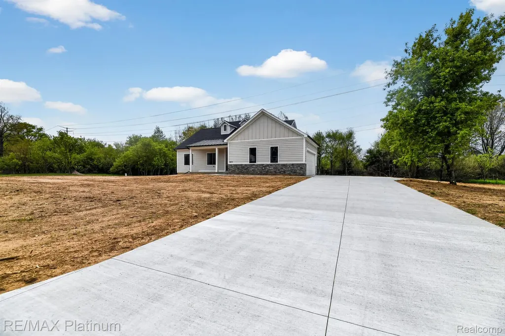 3073 Gecko Trail E Putnam Township MI 48169