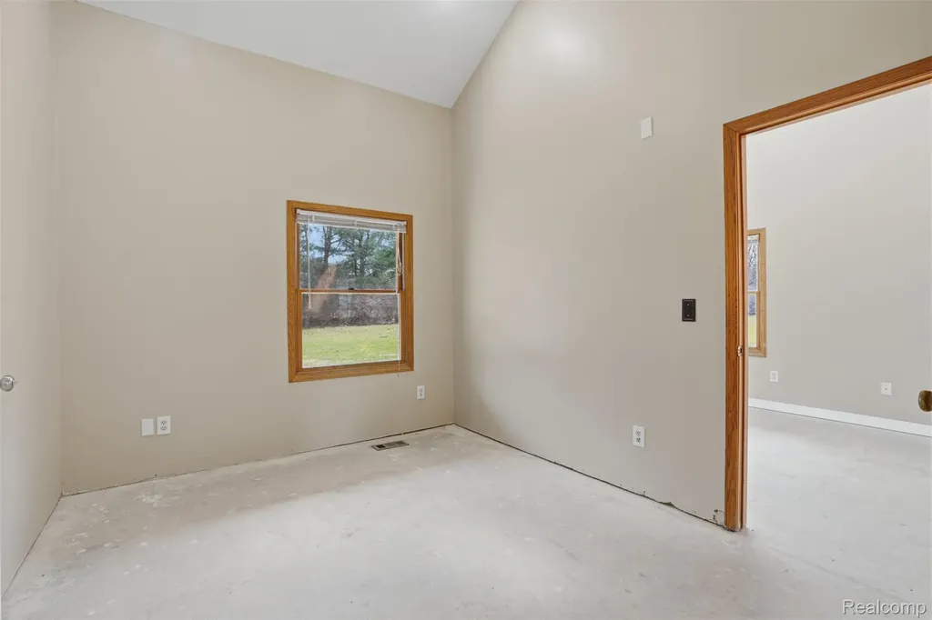 12913 9 Mile Road Green Oak Township MI 48178