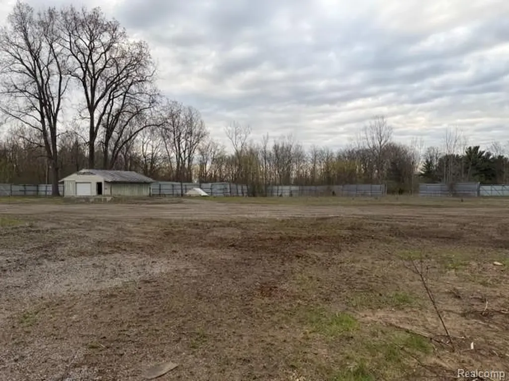 5522 N Dort Highway Genesee Charter Township MI 48505