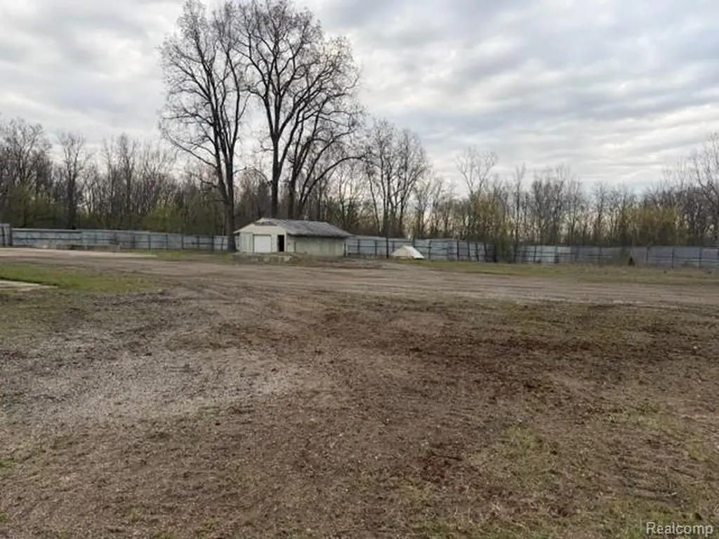 5522 N Dort Highway Genesee Charter Township MI 48505