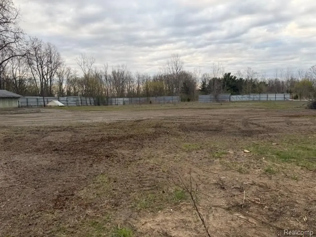 5522 N Dort Highway Genesee Charter Township MI 48505