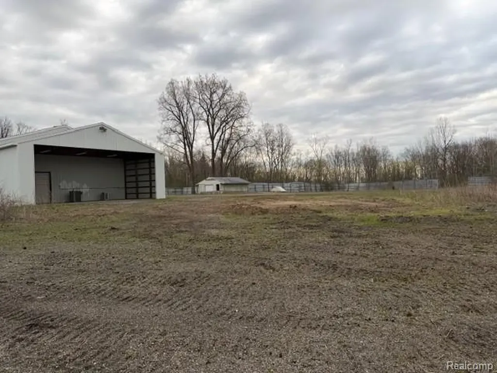 5522 N Dort Highway Genesee Charter Township MI 48505