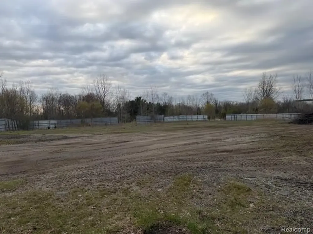 5522 N Dort Highway Genesee Charter Township MI 48505