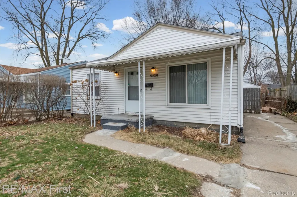 22000 Cunningham Avenue Warren City MI 48091