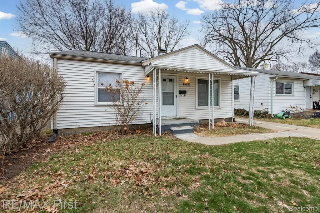 22000 Cunningham Avenue Warren City MI 48091