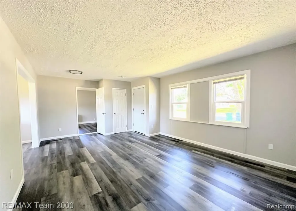316 Lytle Place Garden City City MI 48135