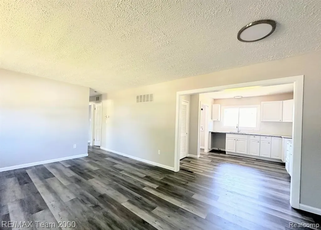 316 Lytle Place Garden City City MI 48135