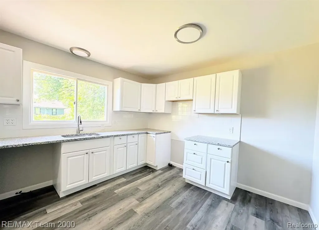 316 Lytle Place Garden City City MI 48135